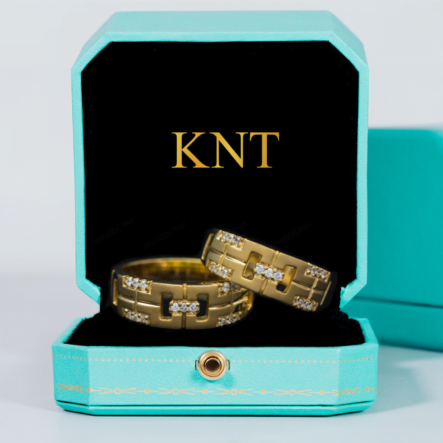 Nhẫn cưới A11 có kiểu dáng ấn tượng và sang trọng