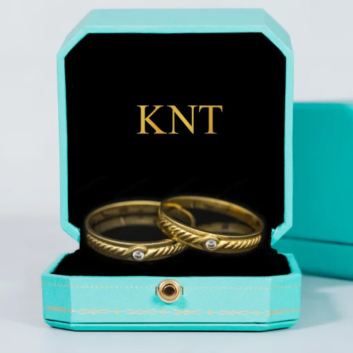 Nhẫn cưới E296 thiết kế đường viền xoắn tinh tế