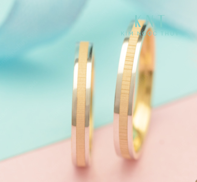 Nhẫn cưới trơn hai màu H55 kết hợp hoàn hảo giữa sự tinh tế và phong cách hiện đại