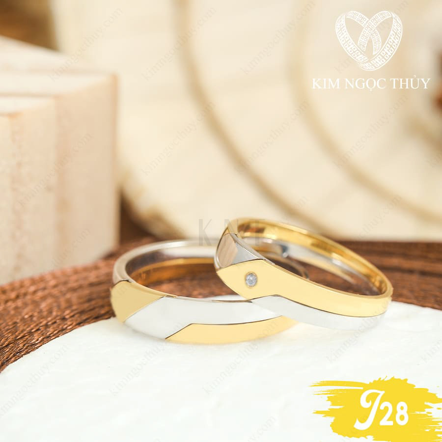 Nhẫn cưới J28 thiết kế phối hai màu hiện đại
