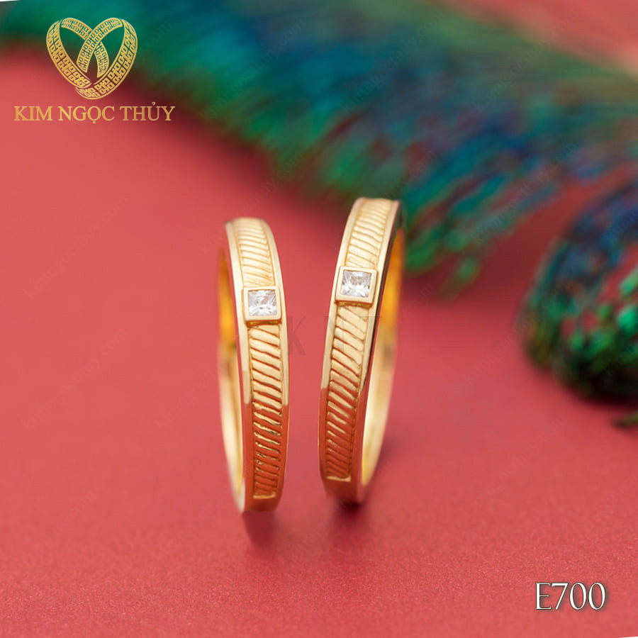 Nhẫn cưới E700 phong cách hiện đại, đính đá lấp lánh