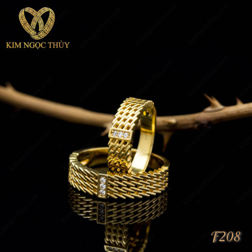 Nhẫn cưới F208 đính cụm đá nhỏ lấp lánh ở trung tâm
