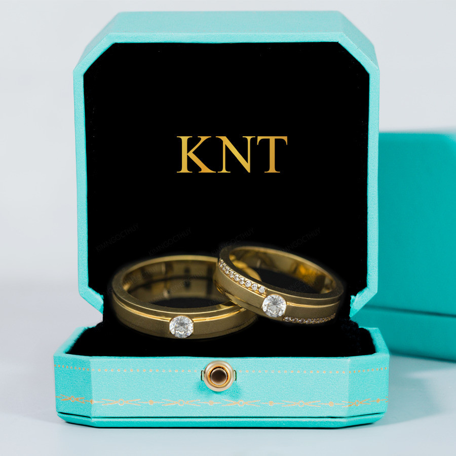 Nhẫn cưới F303 đính đá chủ lớn ở trung tâm