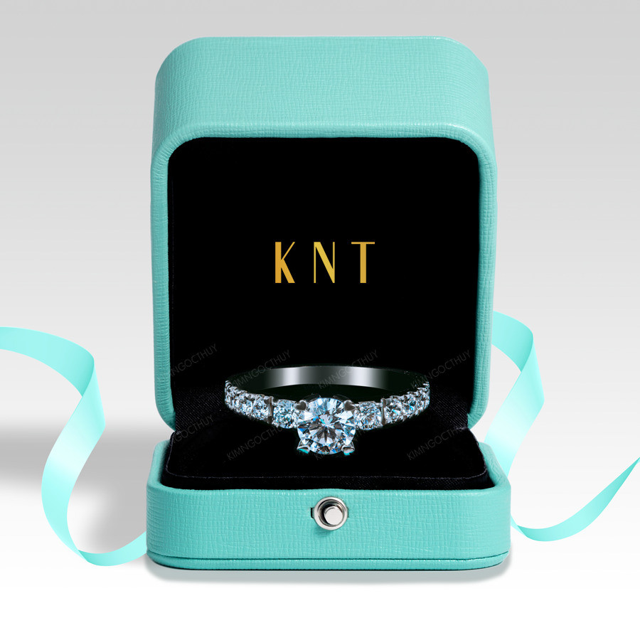 Nhẫn đính hôn R100 đá chủ tròn lấp lánh, viền đính đá sang trọng