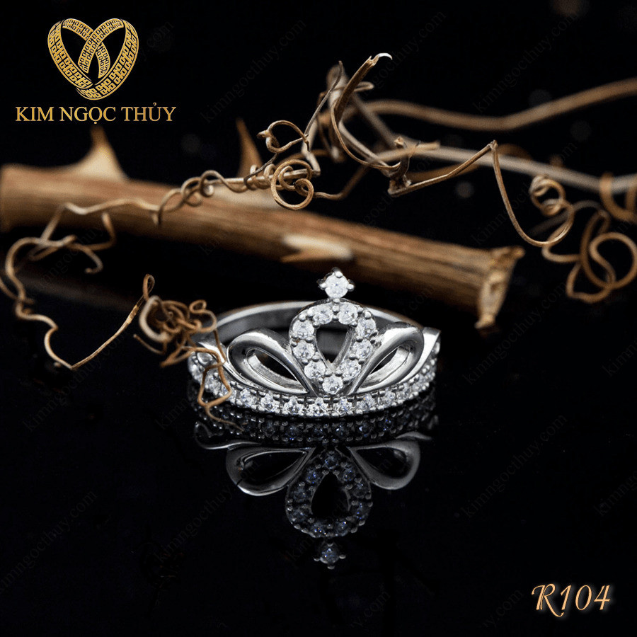 Nhẫn đính hôn R104 thiết kế vương miện sang trọng quyến rũ