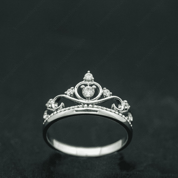 Nhẫn đính hôn R105 thiết kế tinh tế và sang trọng