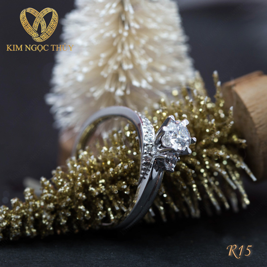 Nhẫn đính hôn R15 thiết kế ấn tượng