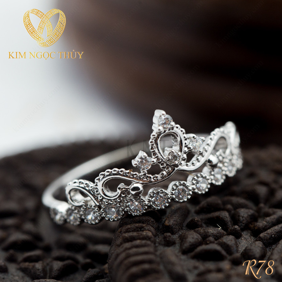 Nhẫn đính hôn R78 thiết kế vương miện đính đá trắng lấp lánh