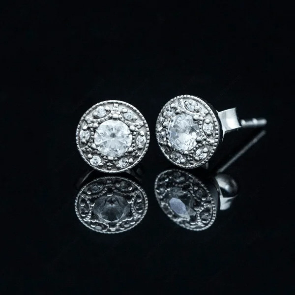 Bông tai B5 thiết kế nữ tính và cổ điển tại Kim Ngọc Thủy