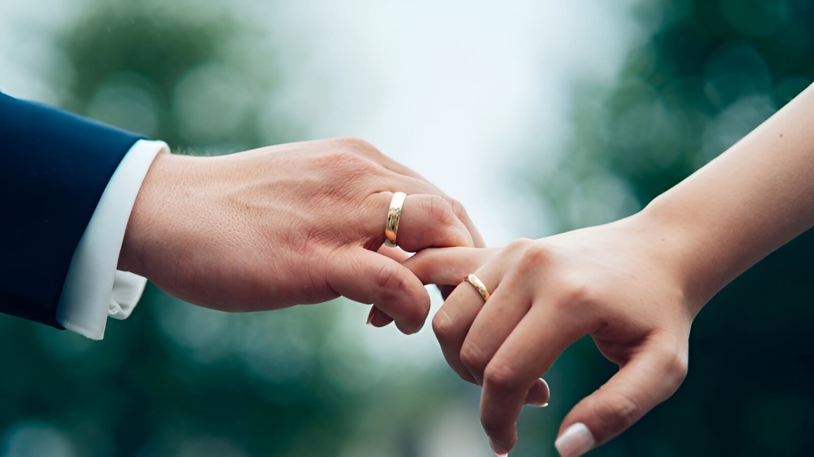 Chọn bản nhẫn phù hợp sẽ giúp bạn trở nên tự tin hơn khi đeo