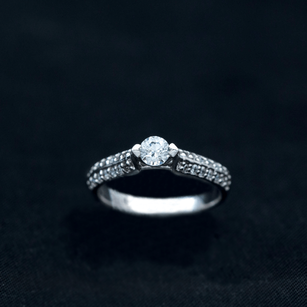 Nhẫn cầu hôn đá US - R8