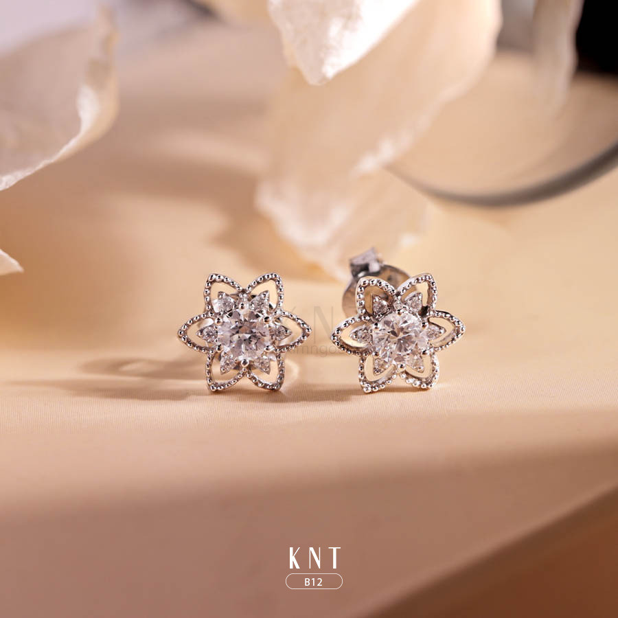 Bông tai B12 thiết kế hình hoa ấn tượng và tinh tế