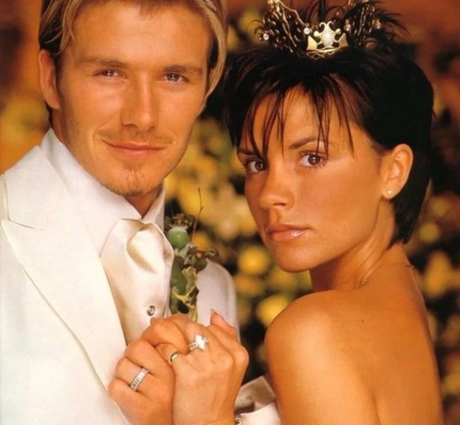 Nhẫn cưới kim cương