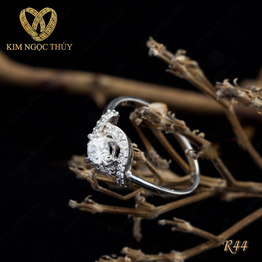 Nhẫn cầu hôn R44