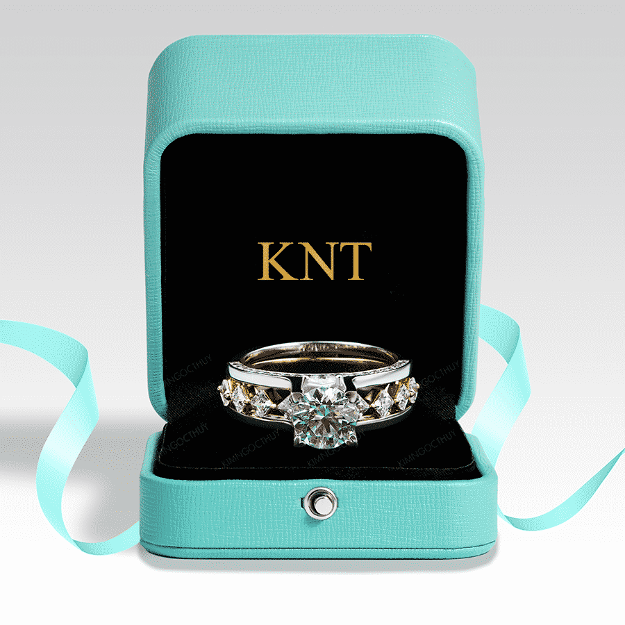 Nhẫn đính hôn đeo nhiều kiểu