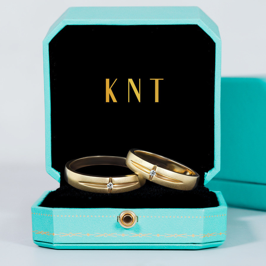 Nhẫn cưới C15 màu vàng đính đá sang trọng