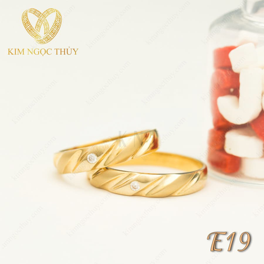 Nhẫn cưới E19 thiết kế đường nét gợn sóng mềm mại
