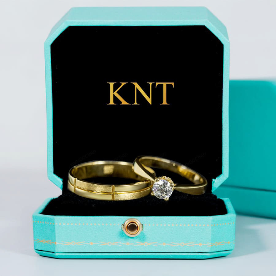 Nhẫn cưới E202 của nữ nổi bật với viên đá chủ lớn