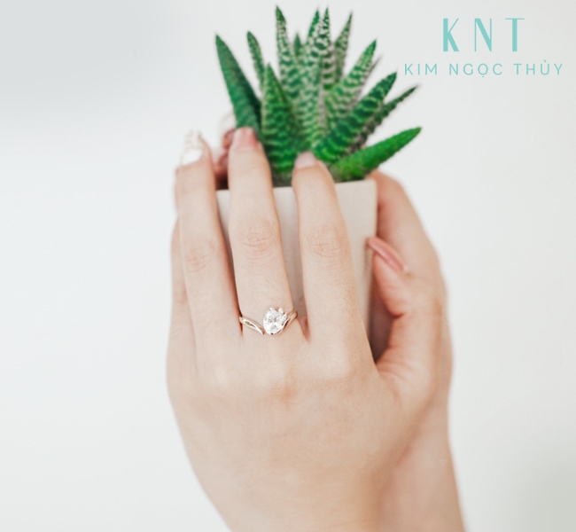 Nhẫn cưới phong cách Ý 