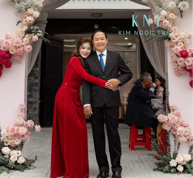 Lễ lại mặt, còn gọi là lễ về nhà mới hay lễ phản bái, là nghi thức diễn ra sau đám cưới