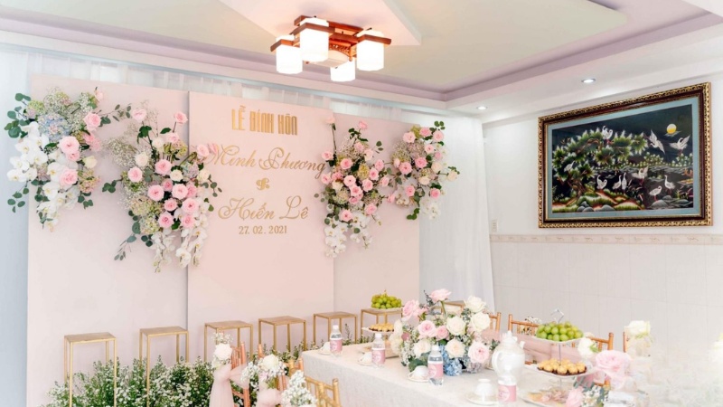 Không gian tổ chức lễ đính hôn tại nhà gái