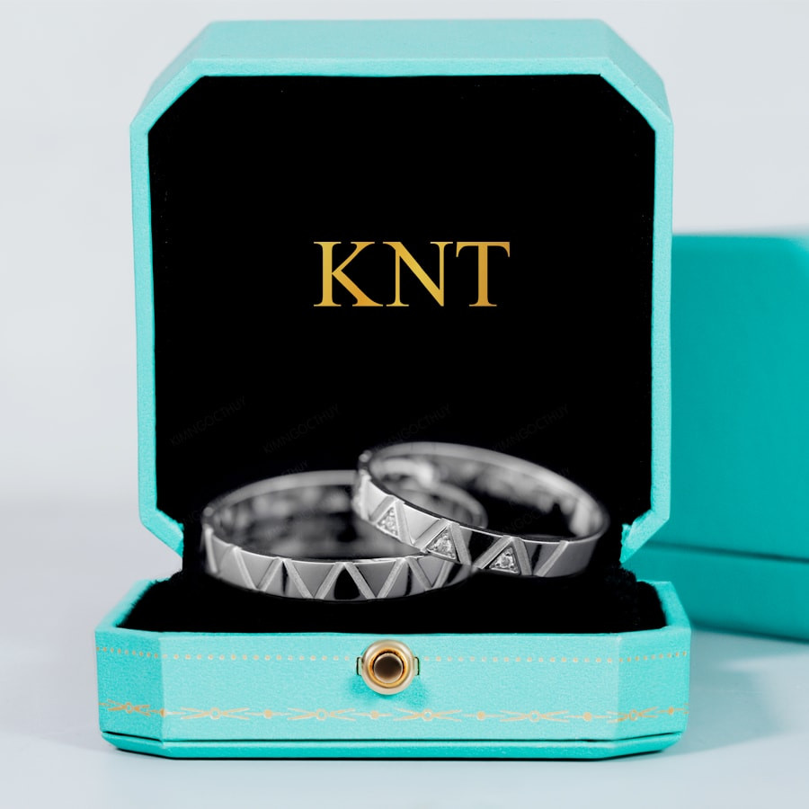 Nhẫn cặp vàng CV1 - Thiết kế mới lạ với họa tiết răng cưa