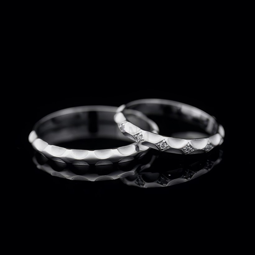 Nhẫn cặp vàng CV14 đính đá cao cấp, tôn lên vẻ đẹp sang trọng