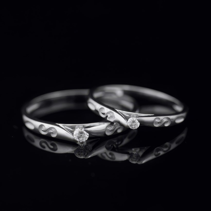 Nhẫn cặp vàng CV16: Chất vàng 10K cao cấp, thiết kế đính đá cao cấp