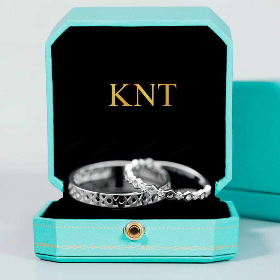 Nhẫn cặp vàng CV25 thiết kế đơn giản, mạnh mẽ