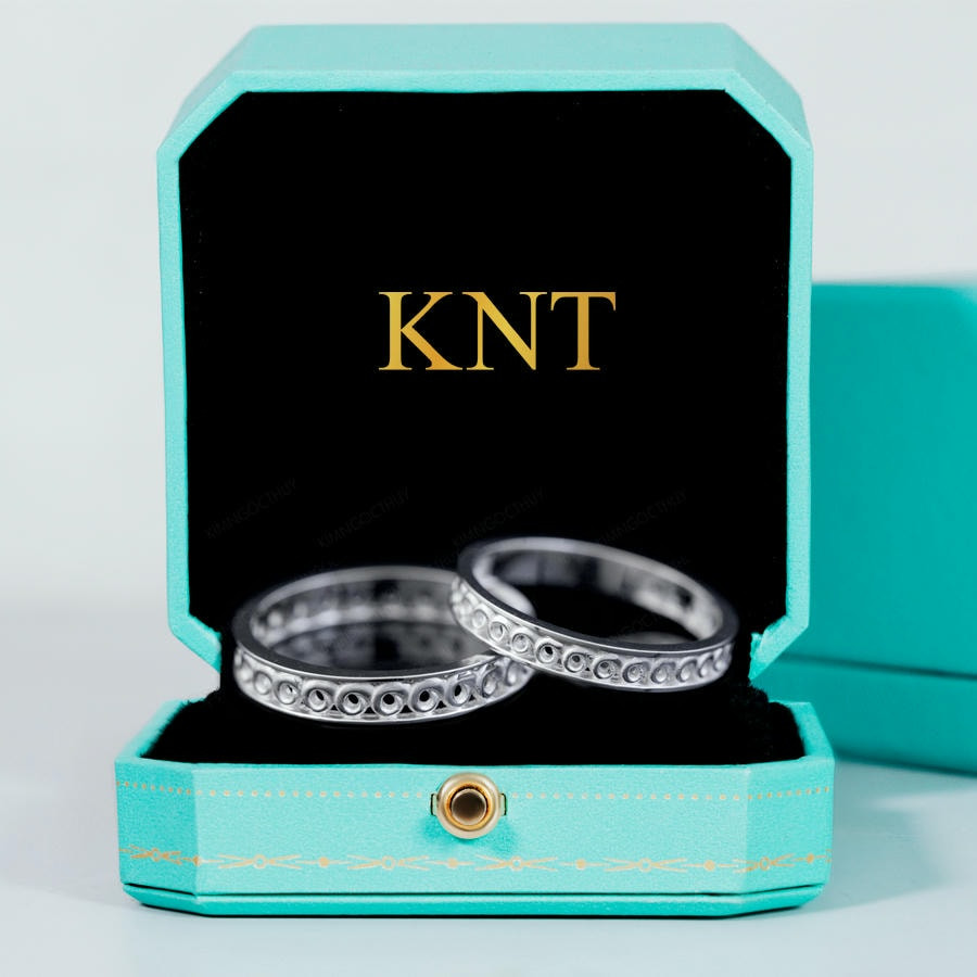 Nhẫn cặp vàng CV62 có thiết kế hoa văn xoắn độc đáo