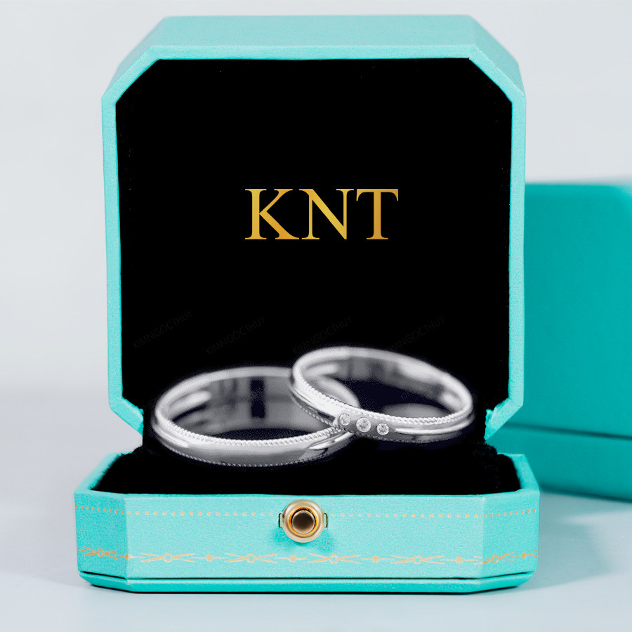 Nhẫn cặp vàng CV9 với thiết kế nhẹ nhàng, hiện đại