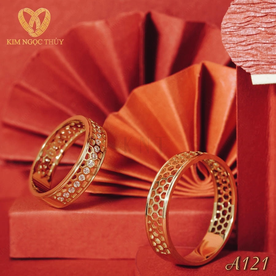 Nhẫn cưới A121 có thiết kế hoa văn hở độc đáo