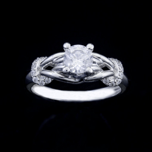 Nhẫn đính hôn R281 chạm khắc tinh tế và độc đáo