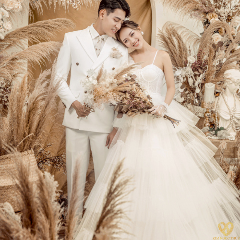 NÊN CHỤP ẢNH CƯỚI PHIM TRƯỜNG HAY STUDIO