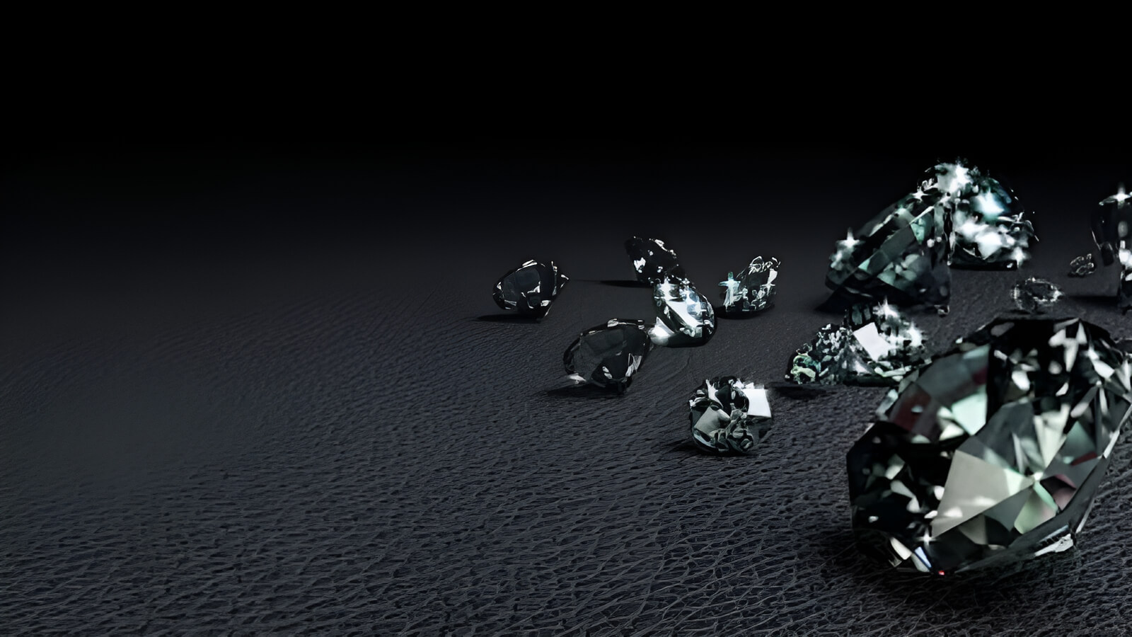 Việc phân biệt rõ ràng giữa kim cương tự nhiên và kim cương nhân tạo là rất cần thiết