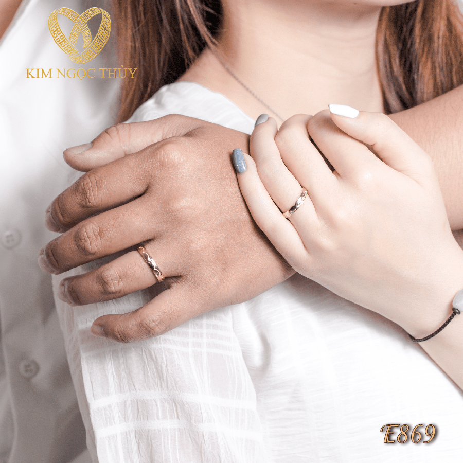 Con gái đeo nhẫn cưới tay nào? Con gái đeo nhẫn cưới tay nào?