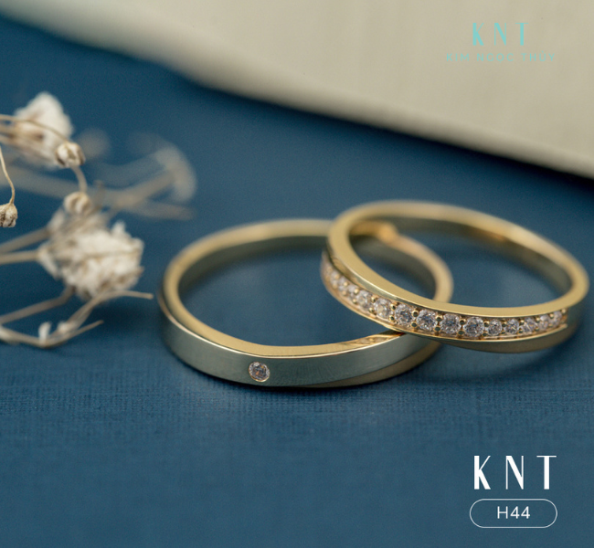 Kiểu dáng của nhẫn đính nhiều đá rất đa dạng, phù hợp với nhiều phong cách và sở thích khác nhau