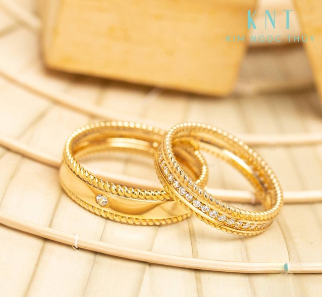 Giá nhẫn cưới vàng tây 18k bao nhiêu?