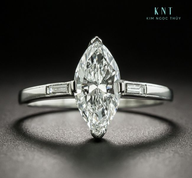 Nhẫn kim cương giác cắt Fancy với thiết kế sang trọng, đẳng cấp được nhiều cô dâu ưa chuộng