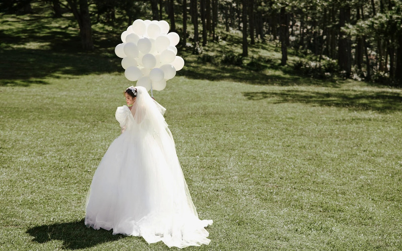 Váy cưới trắng tinh khôi