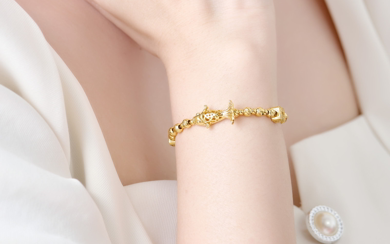 Lắc tay vàng 416 được thiết kế trẻ trung và hiện đại