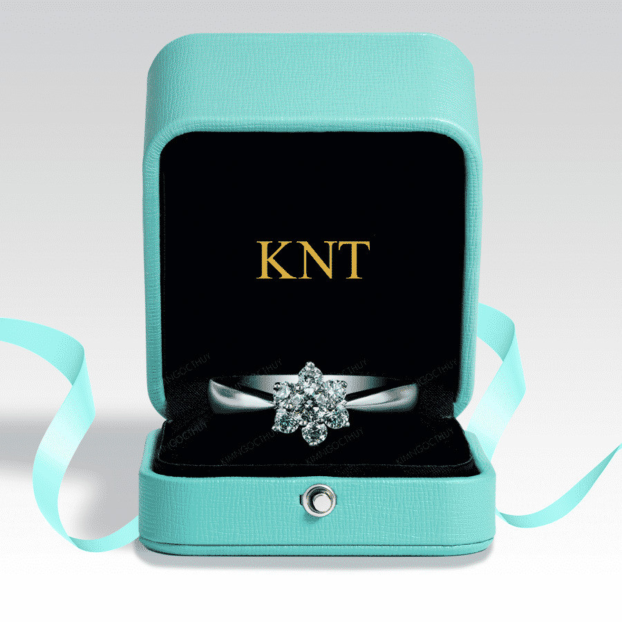 Nhẫn đính hôn R10 thiết kế đá chủ hoa 6 cánh thanh lịch