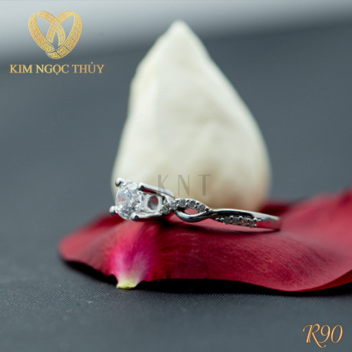 Nhẫn đính hôn R90 kiểu dáng thanh mảnh đính đá rực rỡ