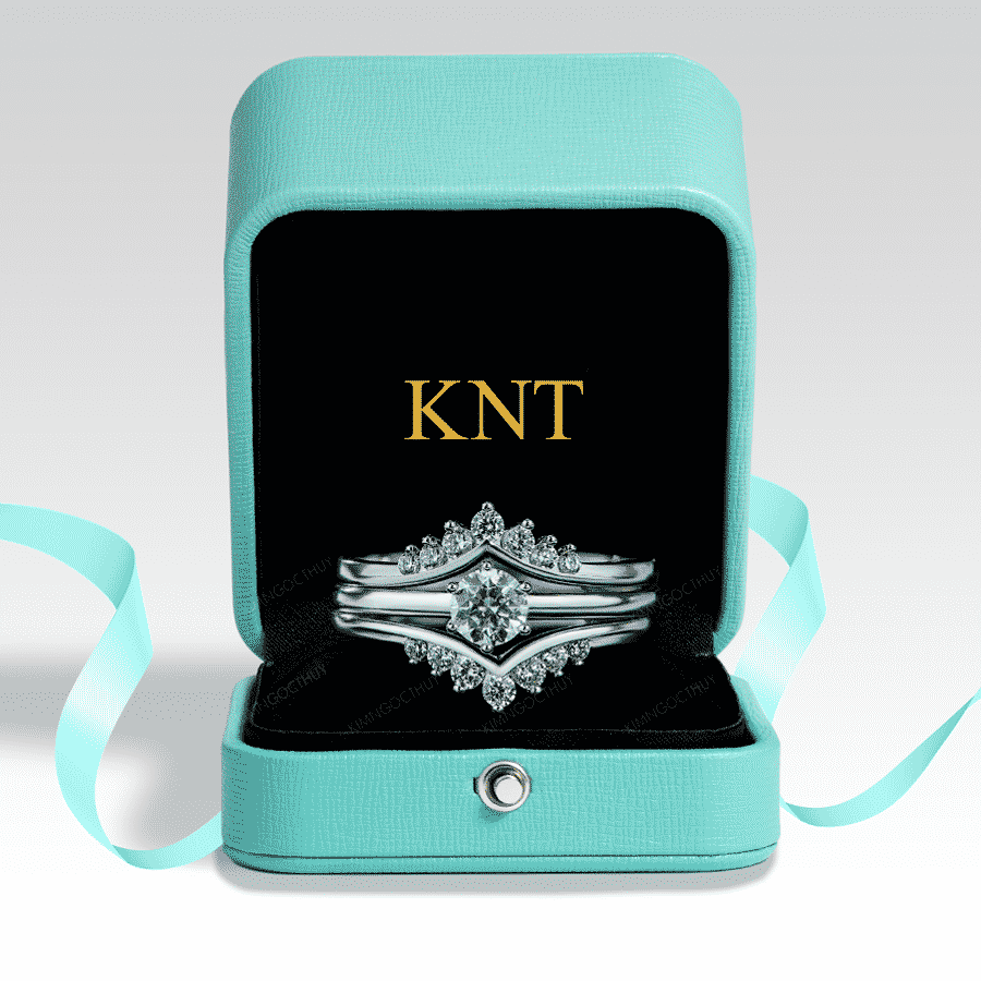 Nhẫn đính hôn đeo nhiều kiểu