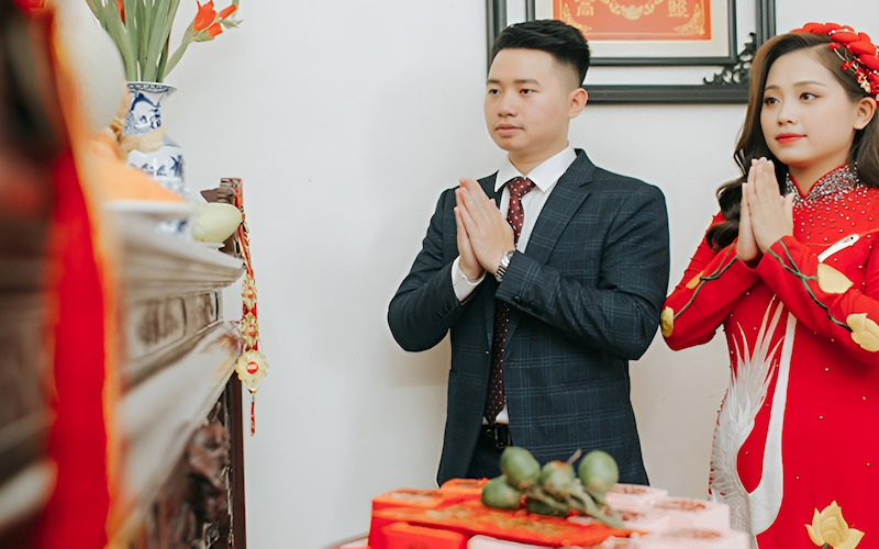 Giữ thái độ nghiêm túc, tôn trọng tổ tiên