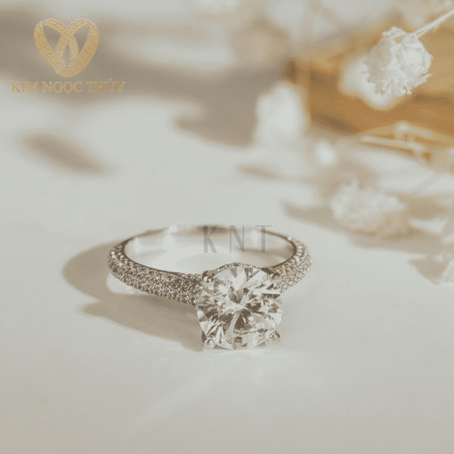 Nhẫn đính hôn R320 phù hợp với nhiều phong cách