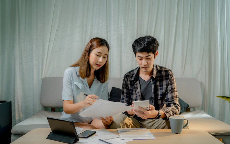 Cặp đôi đang trình bày kế hoạch cưới với bố mẹ hai bên gia đình