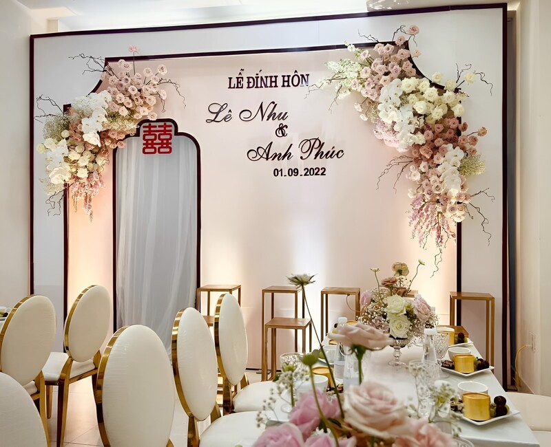 Nhà gái chuẩn bị đón nhà trai.