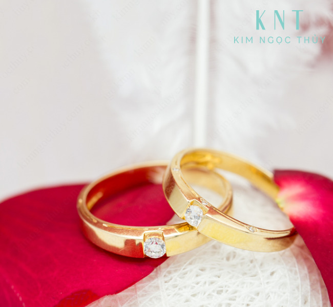 Chi phí của cặp nhẫn cưới vàng 18K