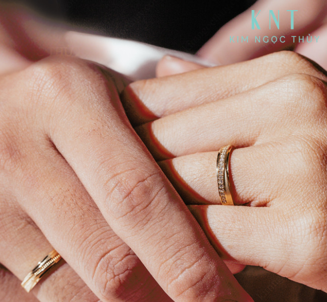 Các lưu ý cần biết khi mua nhẫn cưới vàng 18K